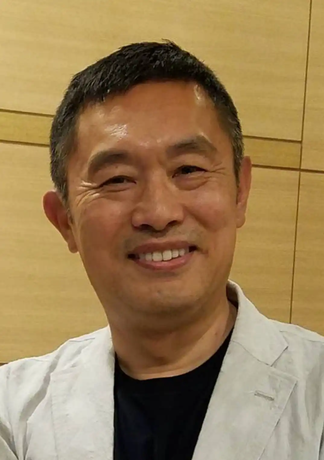 徳島新聞女性クラブが俳優・内藤剛志さんトークショーを9月13日にアスティとくしまで開催、HAYATO YAMAOKAさんがオープニングアクトで出演