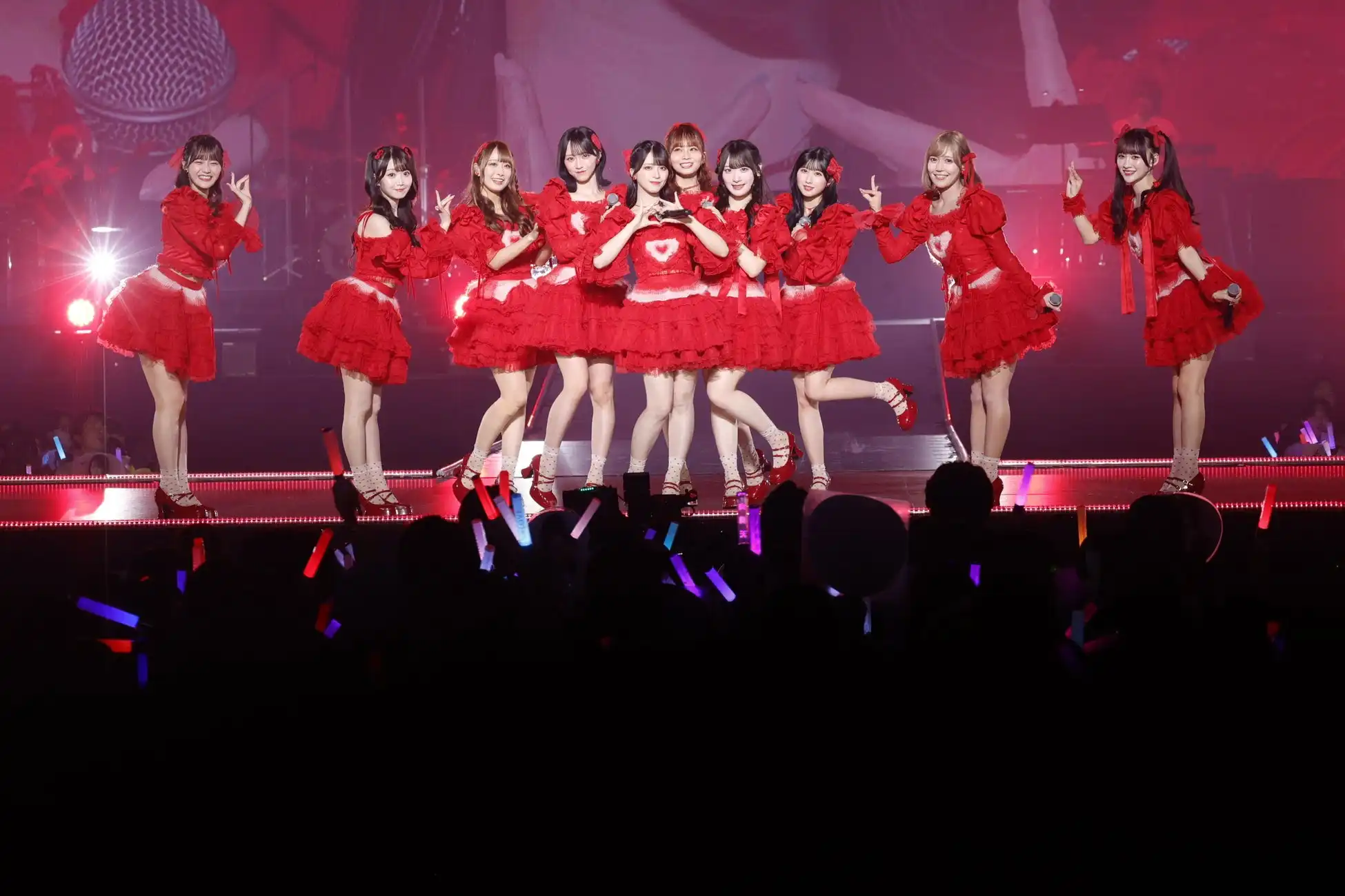 =LOVEが有明アリーナで追加公演を開催しアリーナツアー全12公演で11.5万人を動員、8周年ツアーと19thシングル発売も発表