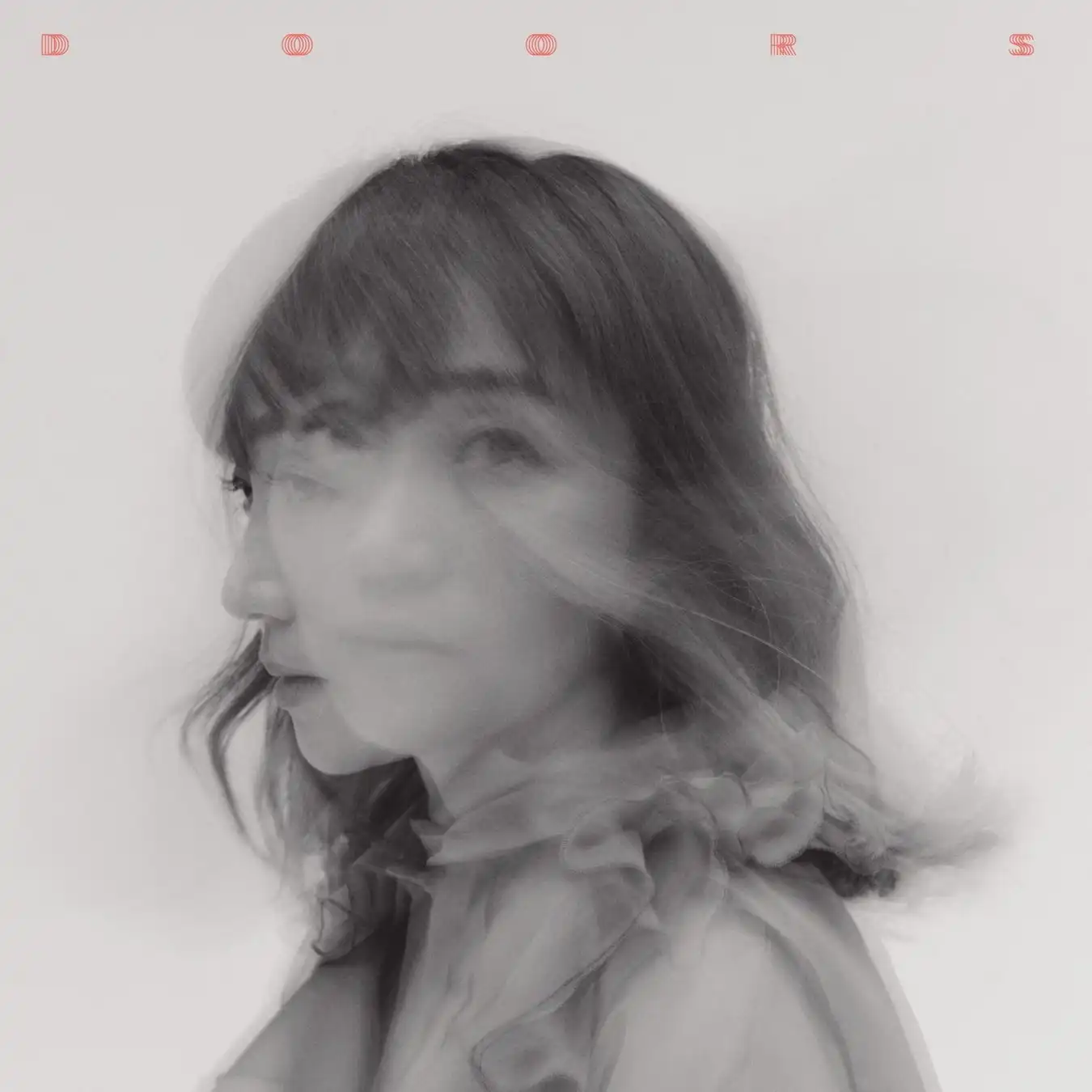 矢井田瞳が13thアルバム『DOORS』ジャケット写真を公開し8月20日リリース記念でオンラインとインストアイベントのダブル開催を発表