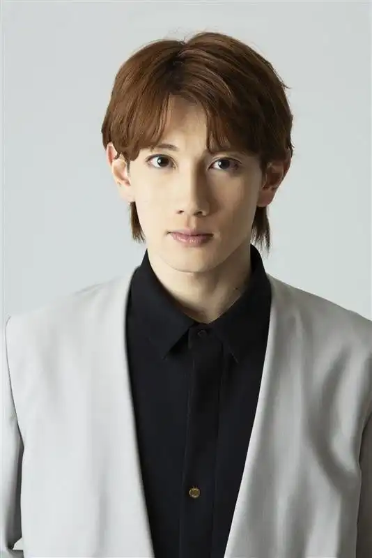 赤澤遼太郎がNHK文化センター青山教室で2.5次元舞台の特別授業を8月24日に開催、演技の裏側やキャラクター作りについて語る90分間の講座でオンライン受講も受付中
