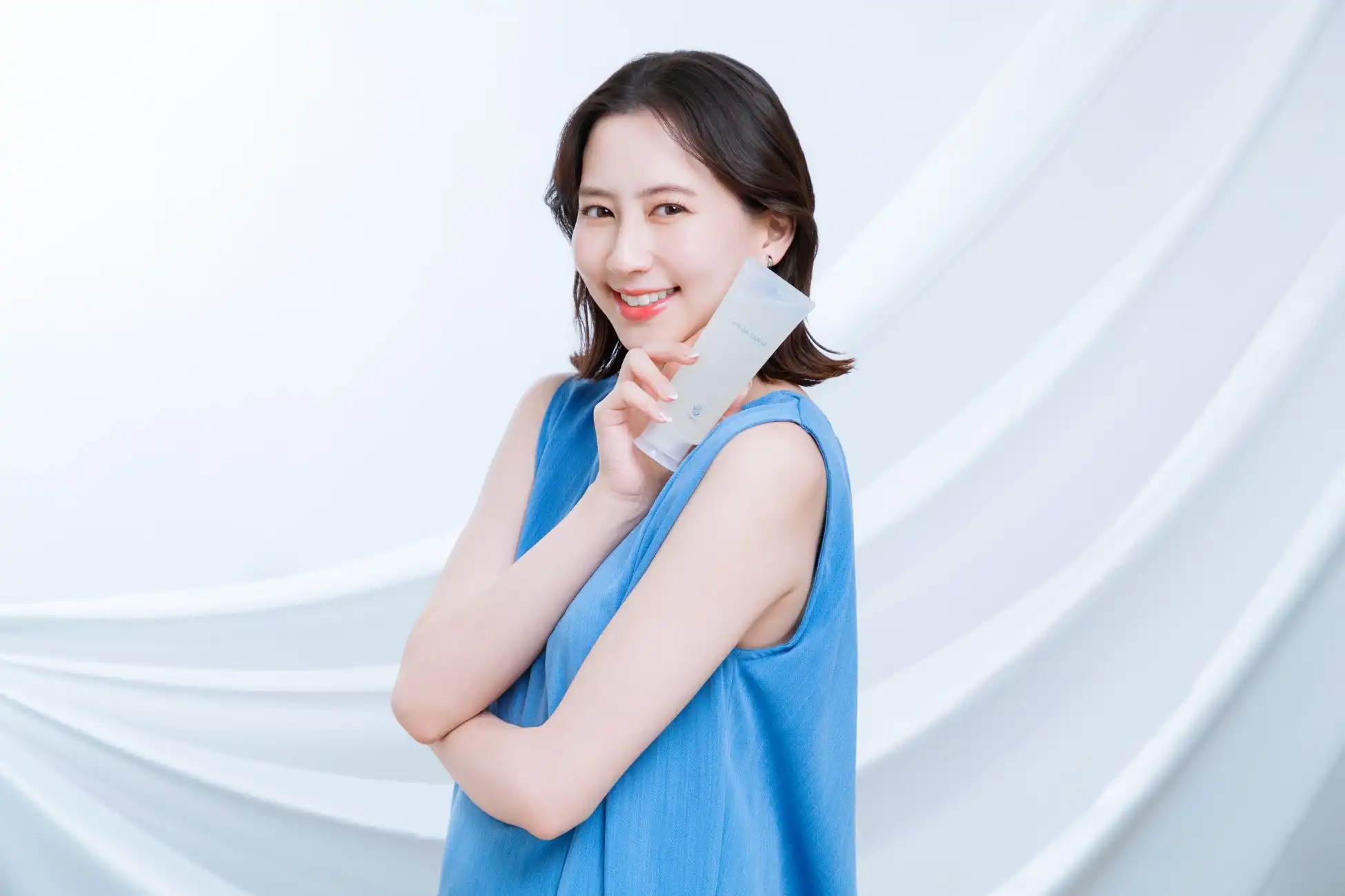 河北麻友子がスキンケアブランド『Fleuri』のブランドアンバサダーに就任し8月1日に新ビジュアルを公開、メディカルコート株式会社が運営する10項目無添加のスキンケアブランド