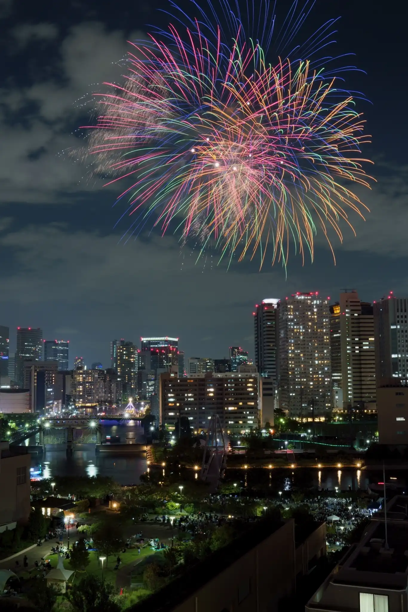 「しながわ秋の花火運河まつり」が10月11日に開催｜料金やチケット、出演者などを紹介