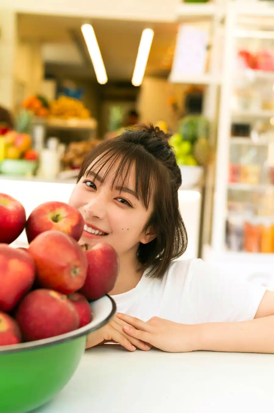 藤﨑ゆみあが東京ニュース通信社からファースト写真集を12月12日に発売、ギリシャ・メテオラでの絶景撮影と限定版やサイン入り特典も用意