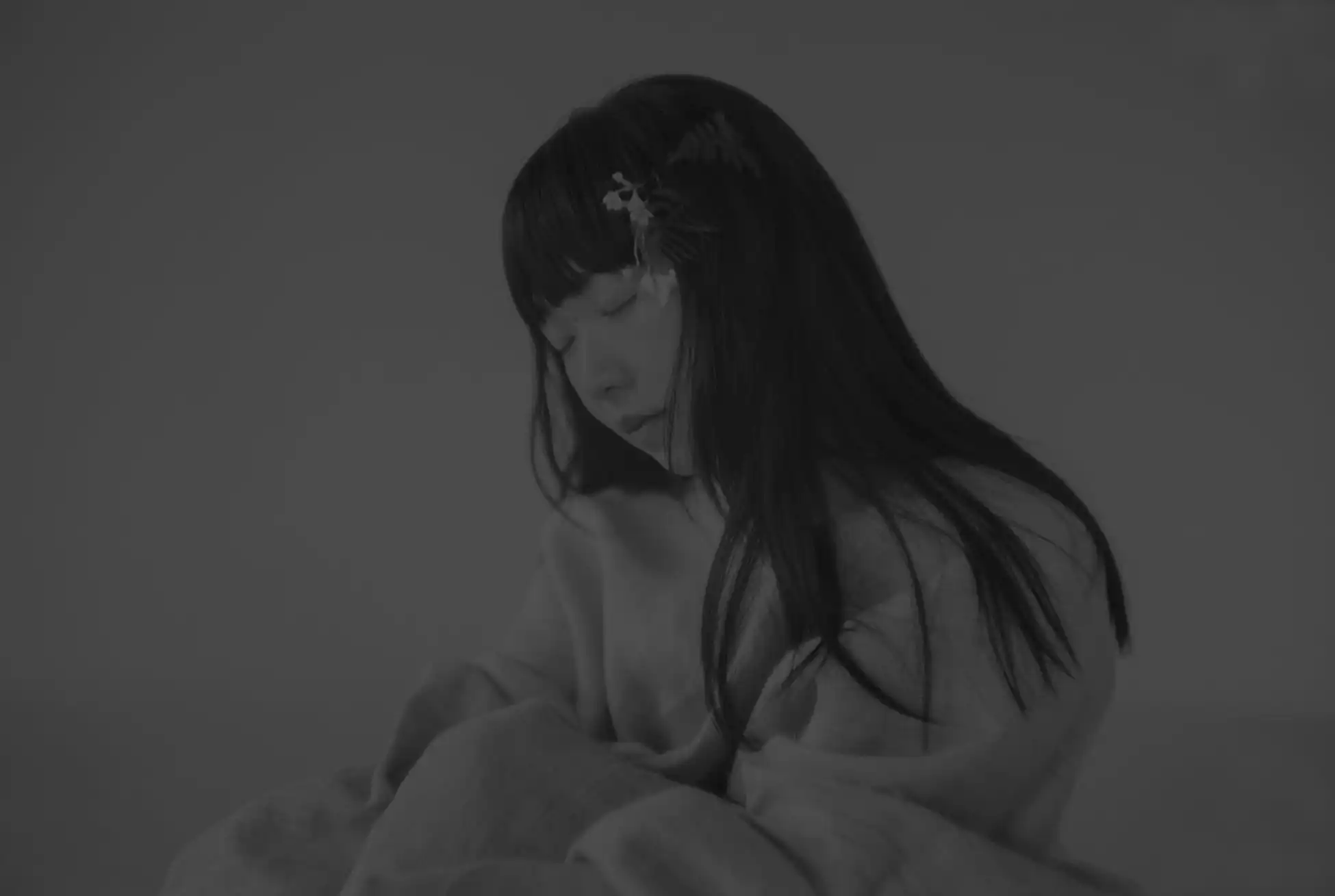 青葉市子がWOWOWでサントリーホール公演「Reflections of Luminescent Creatures」を10月に放送・配信、Luminescent Creaturesワールドツアーと並行したバンド編成コンサートを収録