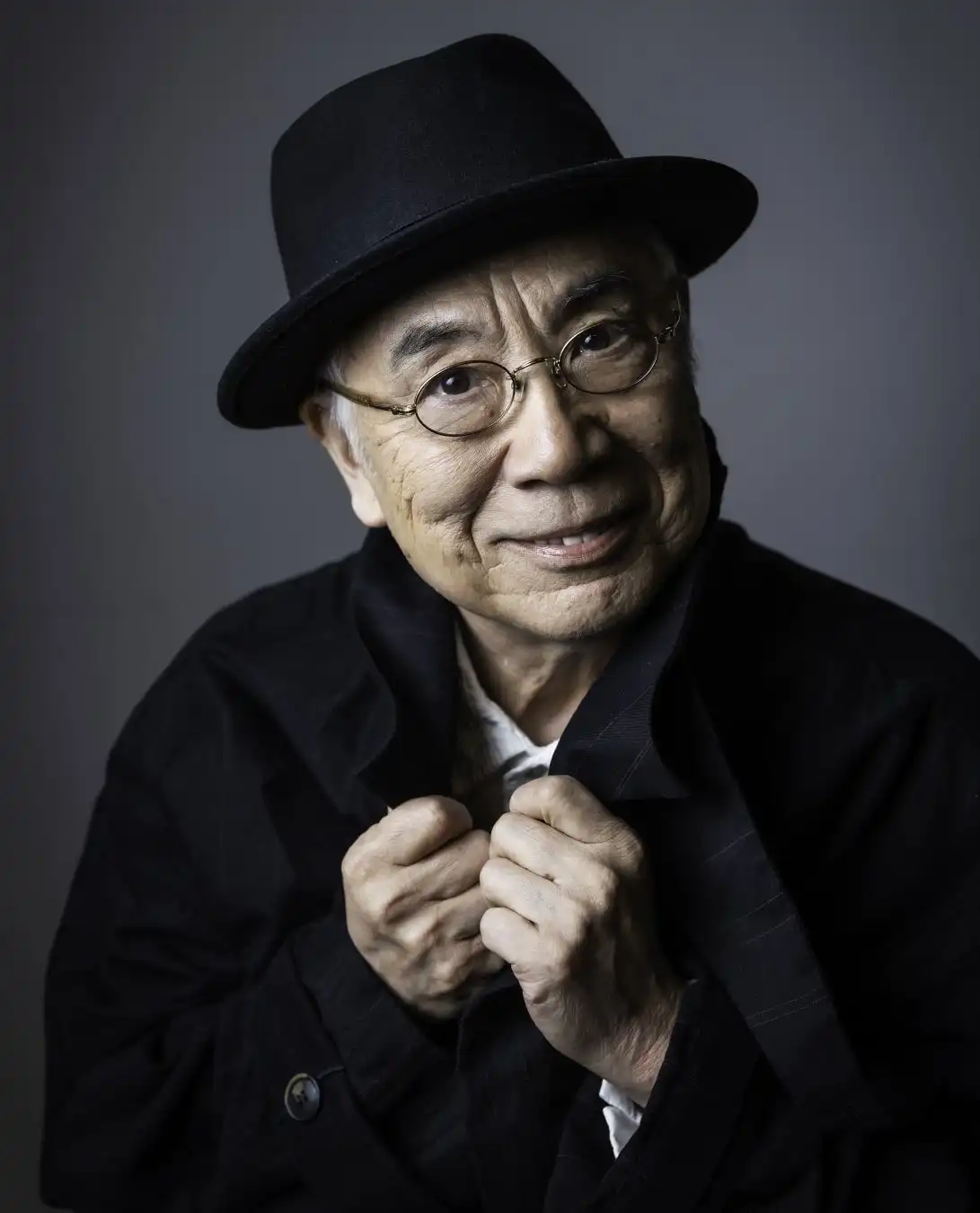 イッセー尾形が右往沙翁劇場番外編『銀河鉄道に乗って』神戸・東京公演開催決定、宮沢賢治作品に着想を得た新著『人情列車』刊行記念で2025年11月と12月に上演
